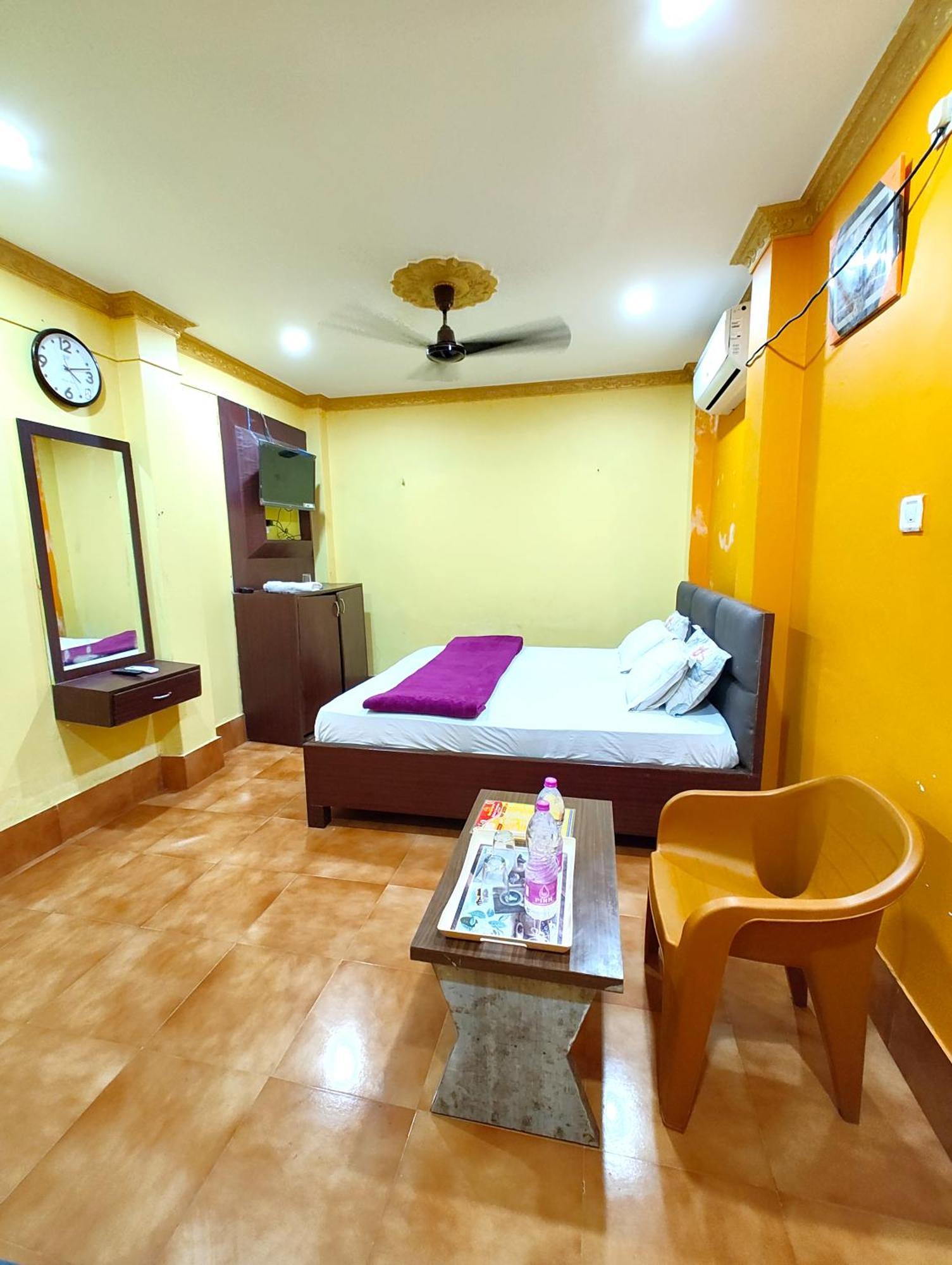 Goroomgo Sahoo Palace Puri - Prime Location Near Sea Beach - Excellent Service With Parking Facilities Екстер'єр фото
