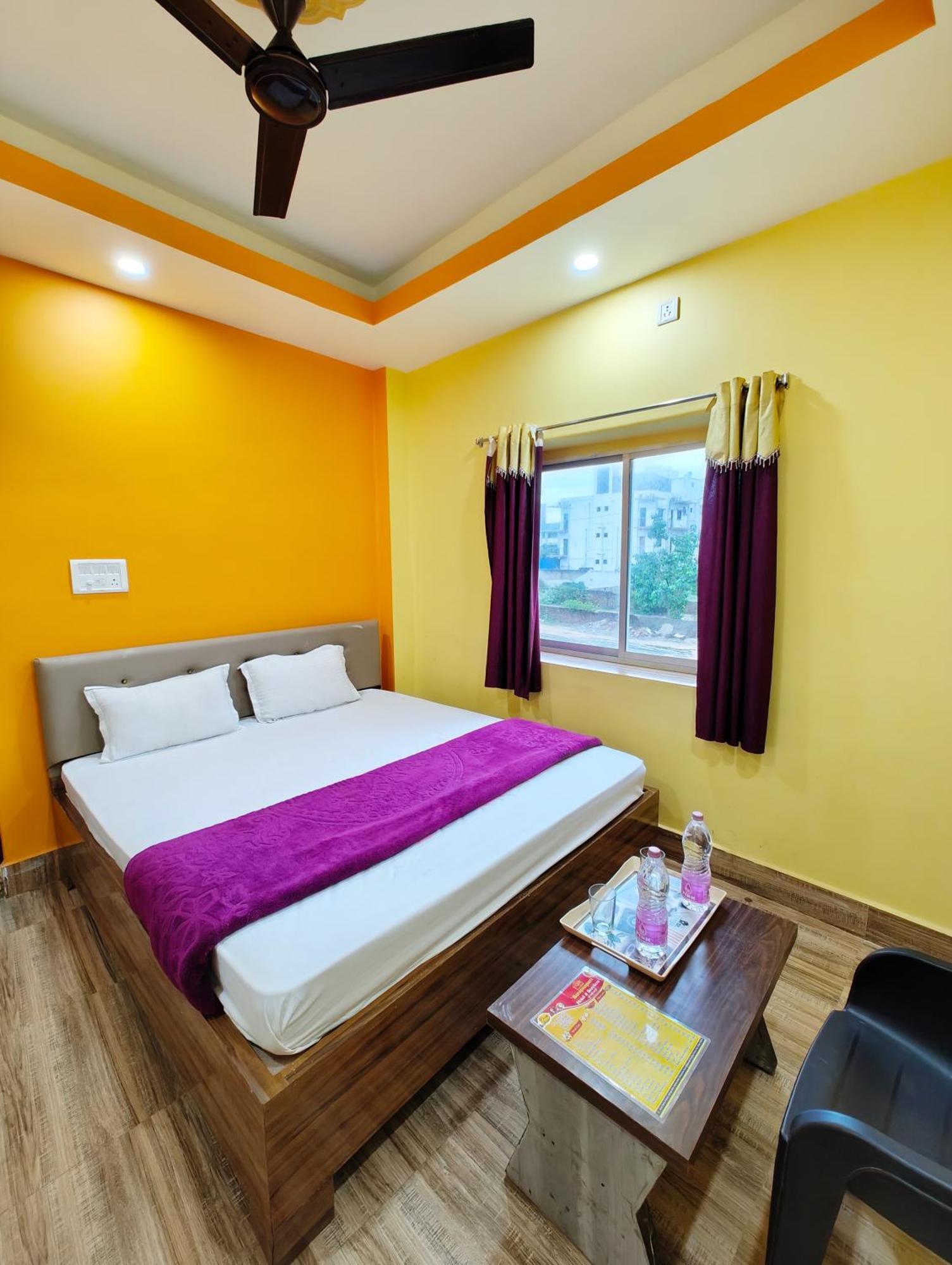 Goroomgo Sahoo Palace Puri - Prime Location Near Sea Beach - Excellent Service With Parking Facilities Екстер'єр фото