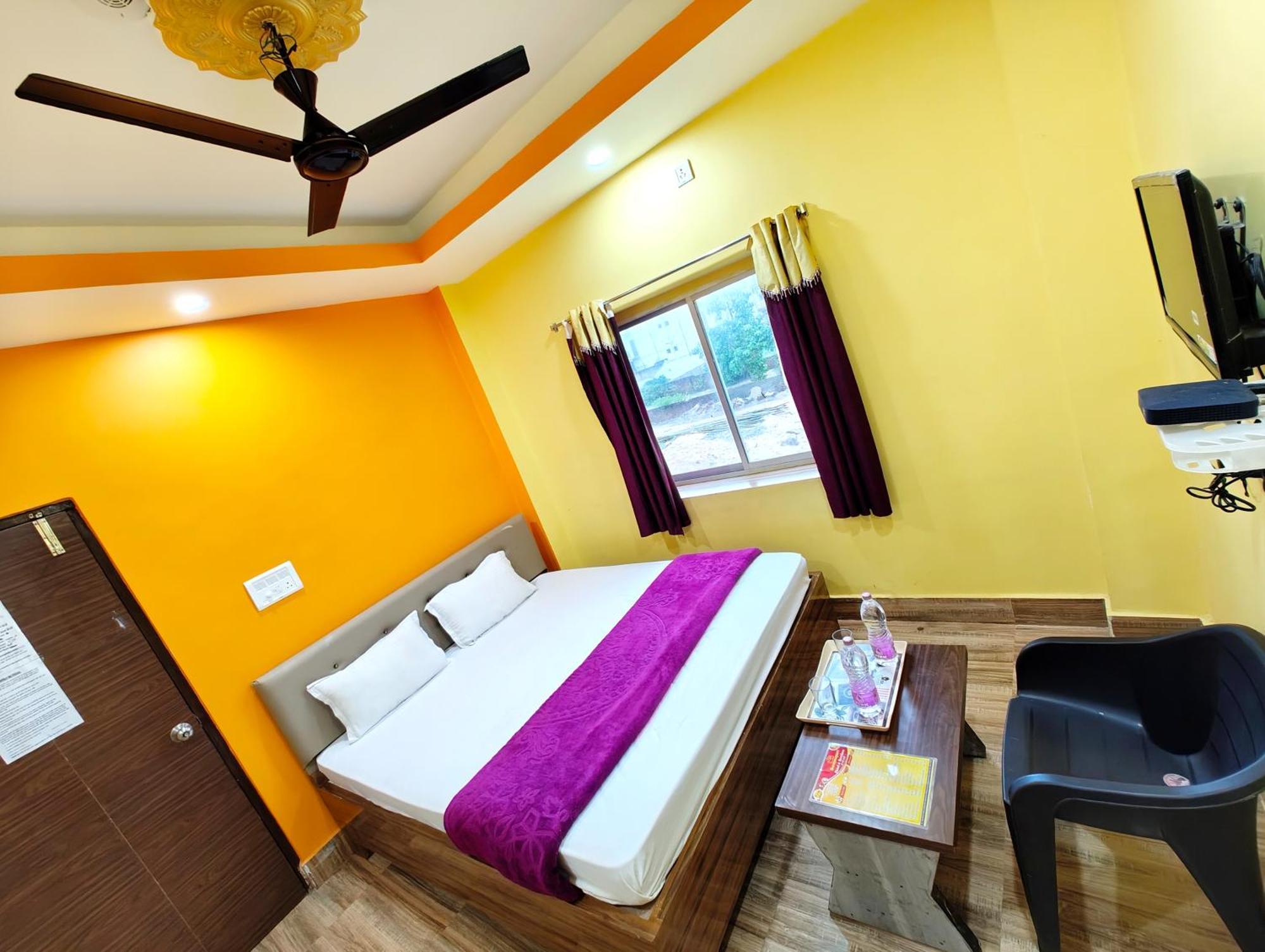Goroomgo Sahoo Palace Puri - Prime Location Near Sea Beach - Excellent Service With Parking Facilities Екстер'єр фото